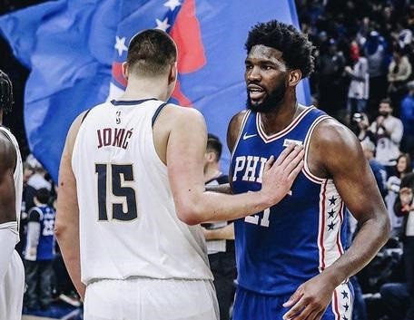  约基奇蝉联常规赛MVP创中锋历史纪录  